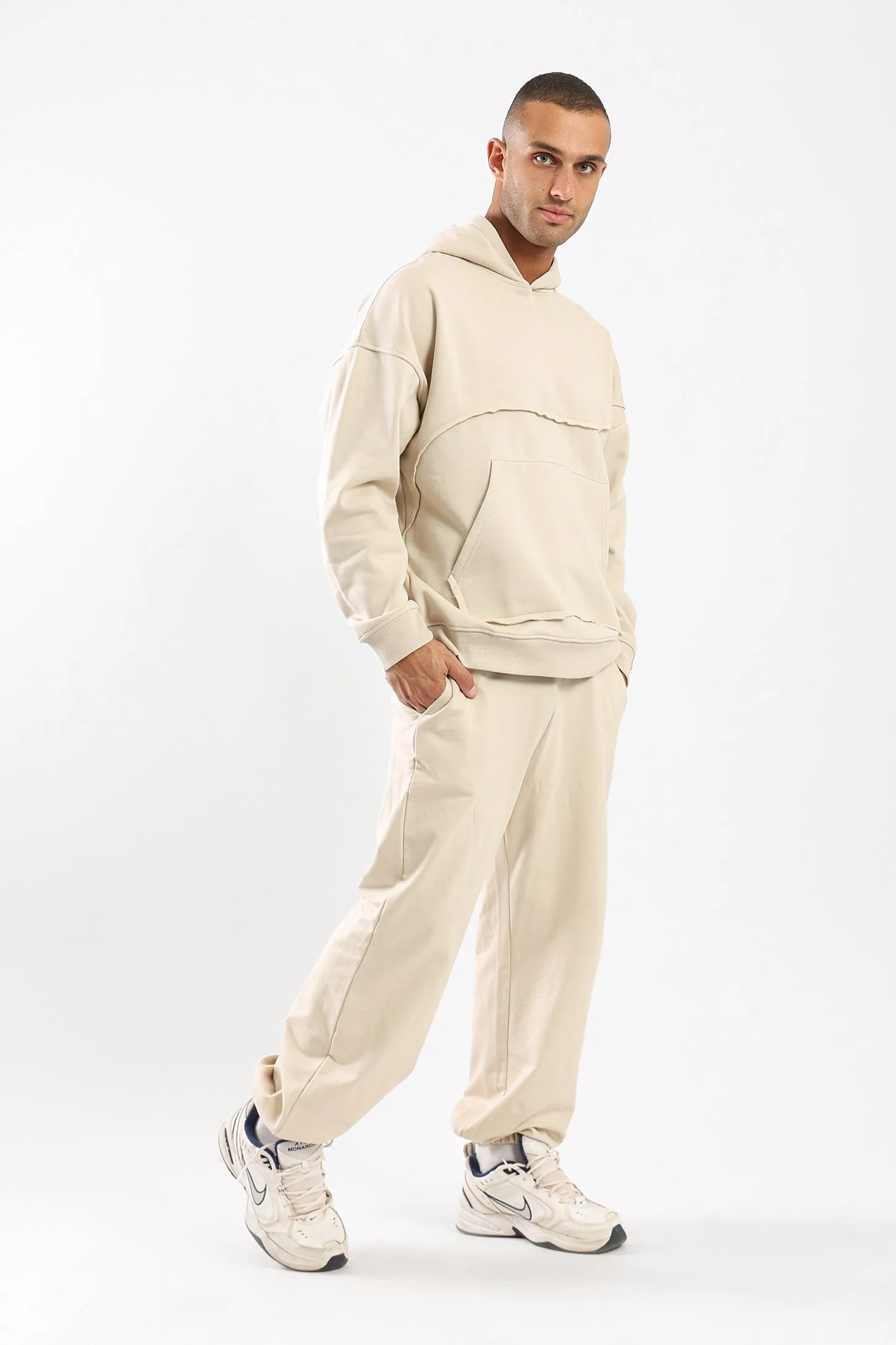 ASYMMETRICAL SET