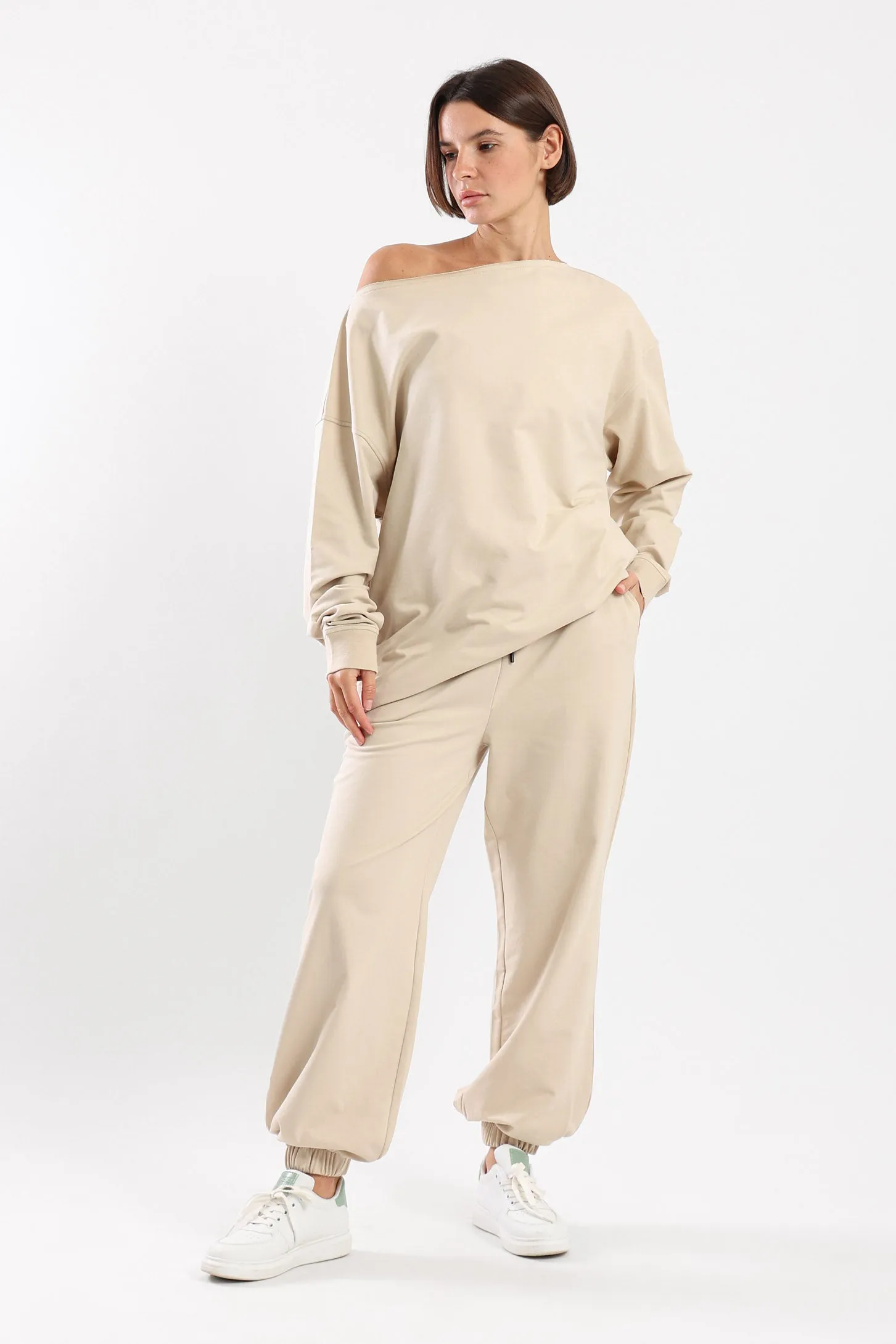 ASYMMETRICAL SET
